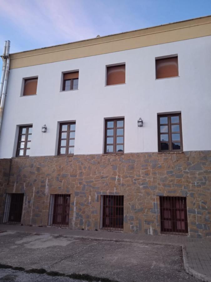 Apartamentos Refugio Del Viajero Parauta Dış mekan fotoğraf